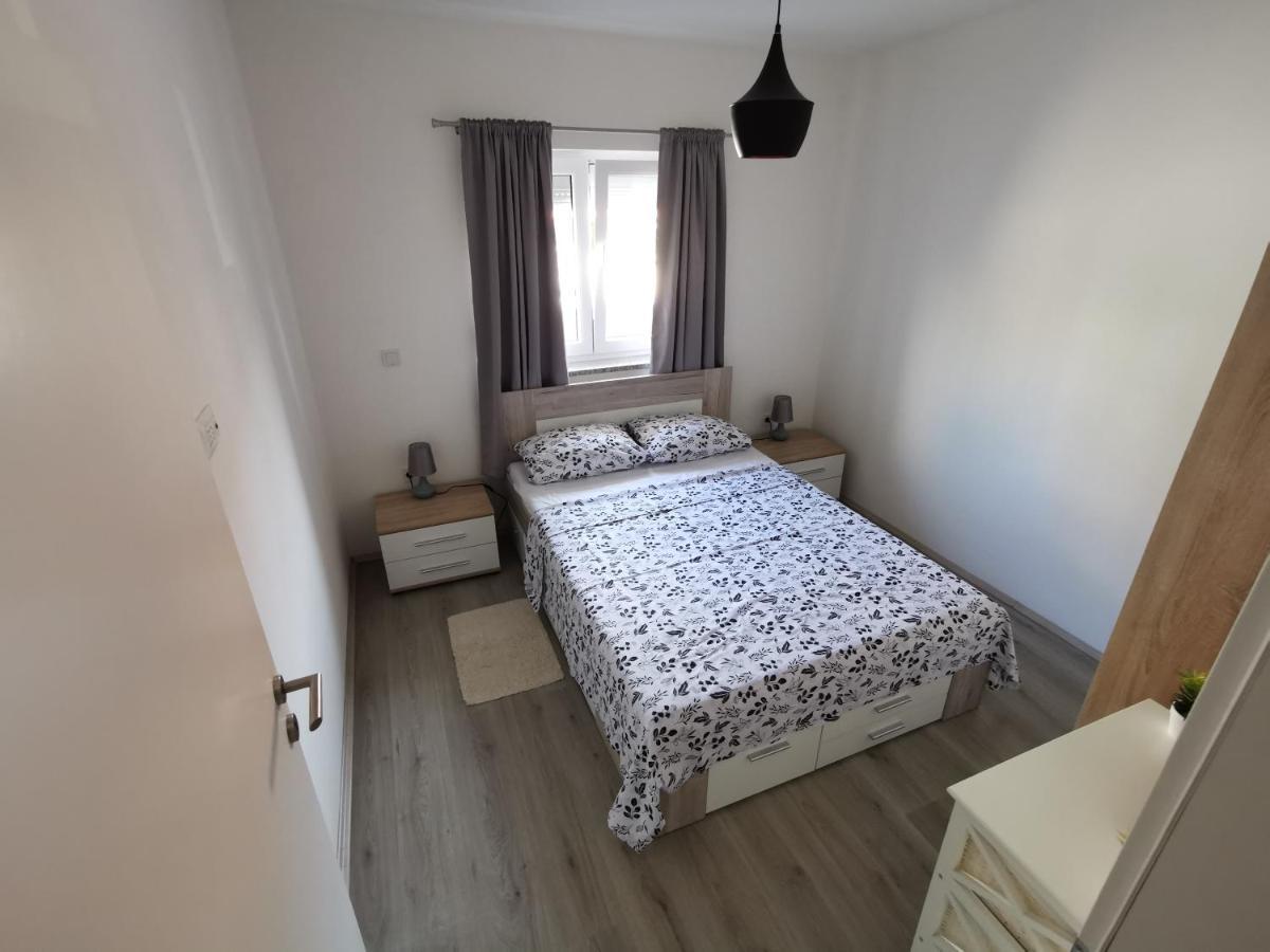 Apartment Frane